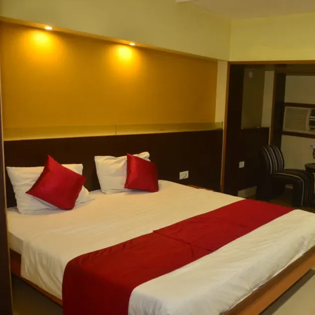 Hotel Poonam - Image 1