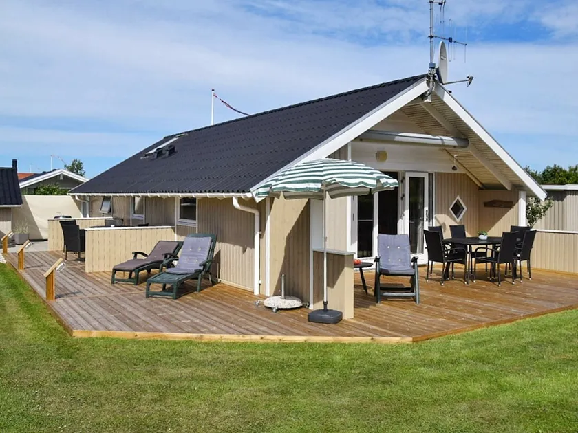 Spacious Holiday Home in Hemmet With Whirlpool - Image 1