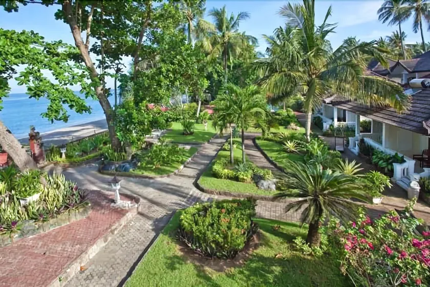 Bintang Senggigi Hotel - Image 1