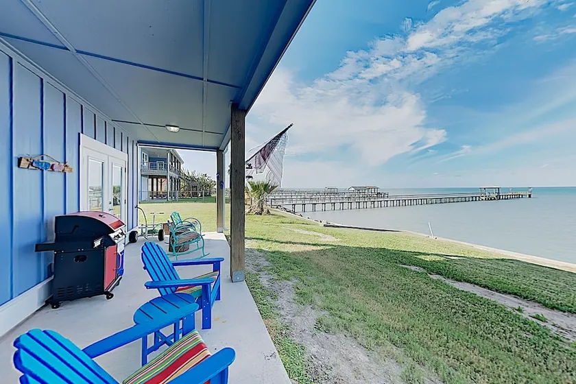 New Listing! Waterfront Copano Bay W/ Pool 2 Bedroom Condo - Image 1