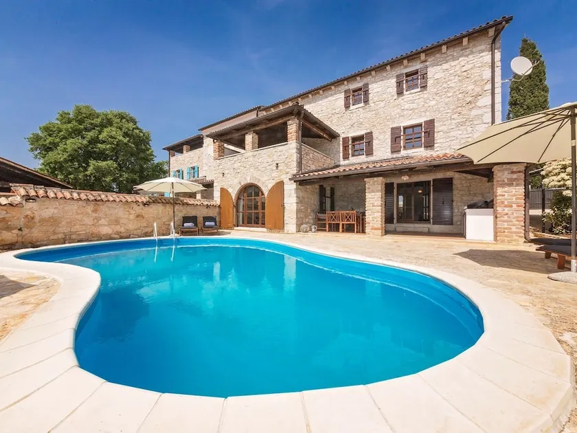 Renovated Holiday Home With Private Pool at 5 km From the Resort of Porec and Beach - Image 1
