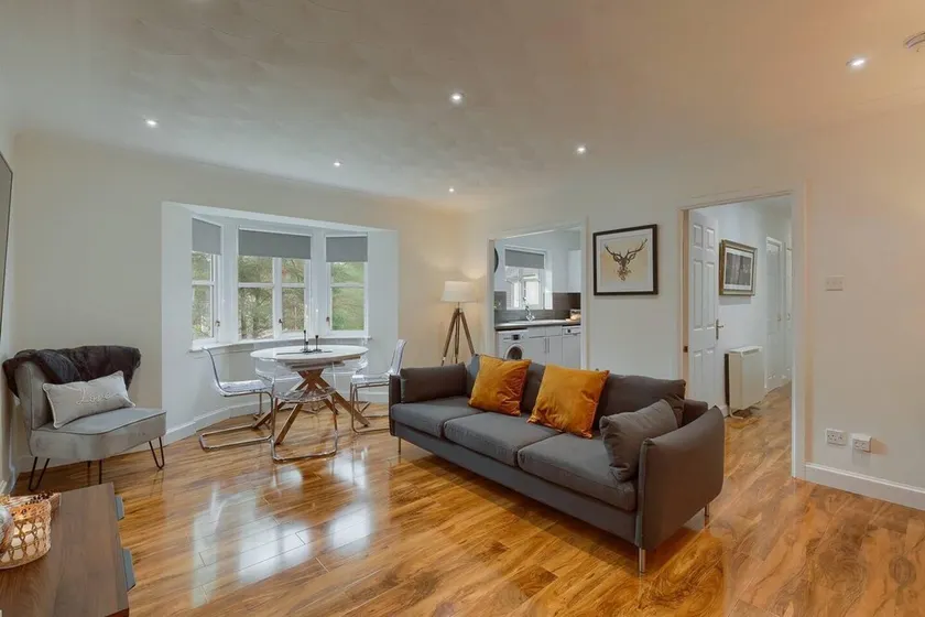 Captivating 3-bed Apartment by Gleneagles - Image 1