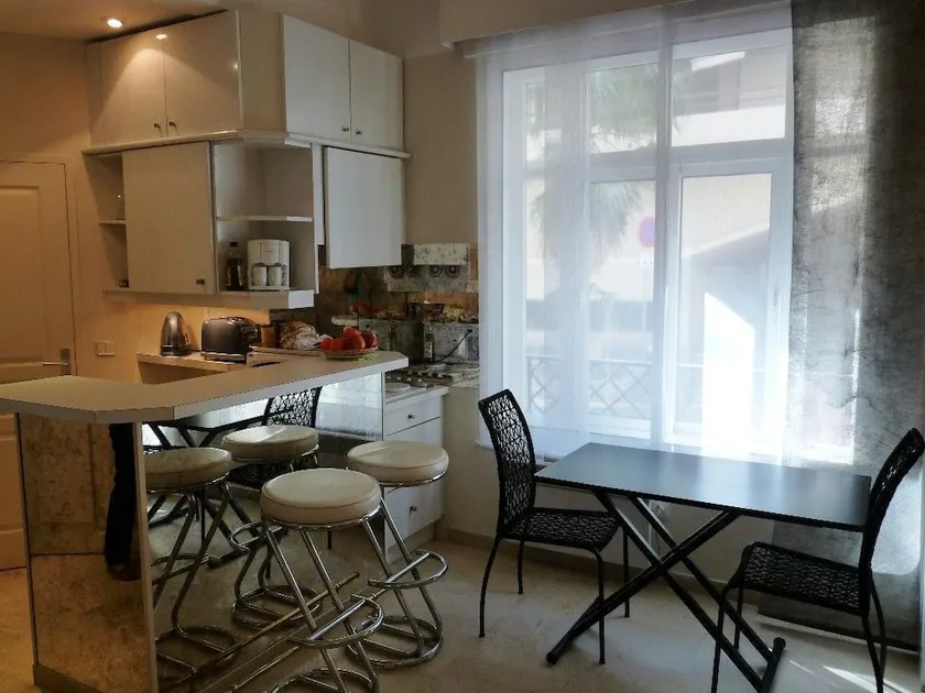 Los Angeles Studio - Image 1