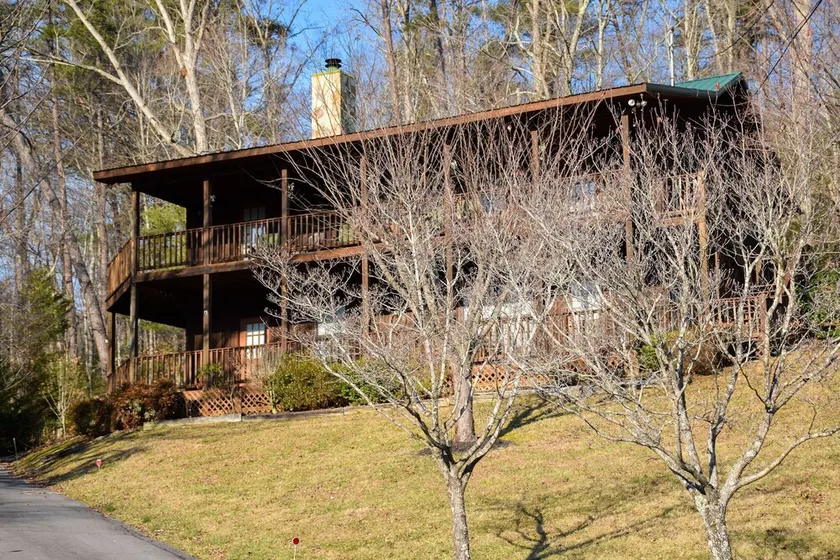 COUNTRY SPRING - 2 Br Cabin - Image 1