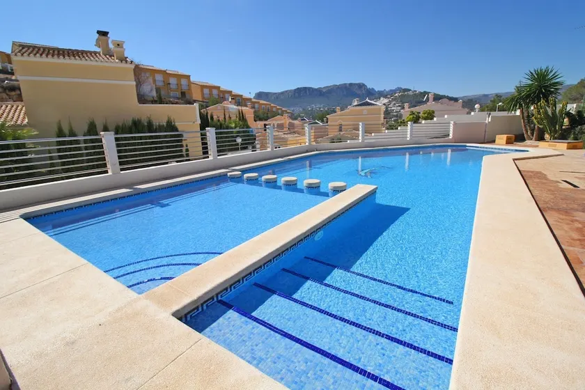 Lila Rosa Costa Calpe - Image 1