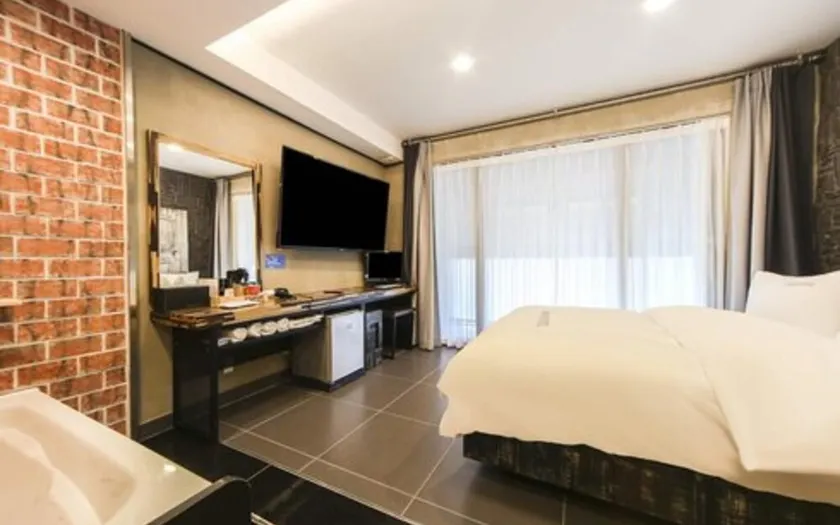 Changyeong Moon Dot Self Check-in Motel - Image 1
