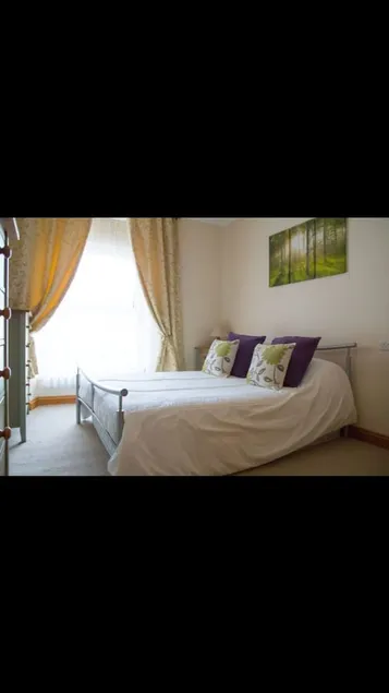 Crossvilla Guest House & Tea Room - Image 1