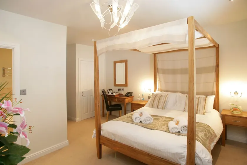 Urban Beach Hotel - Image 1