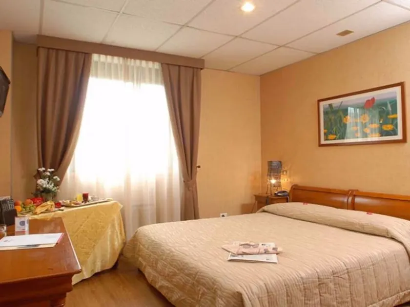 THP Hotel Bologna - Image 1