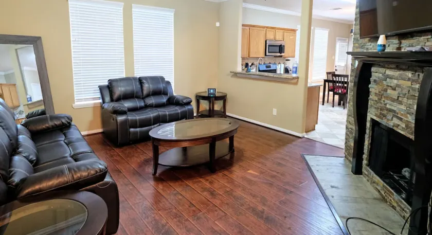 4Bdrm 2Bath 4Beds - Sugarland Richmond - Image 1