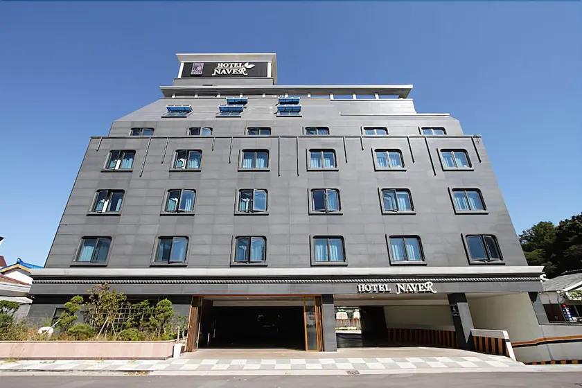 inaver Hotel - Image 1