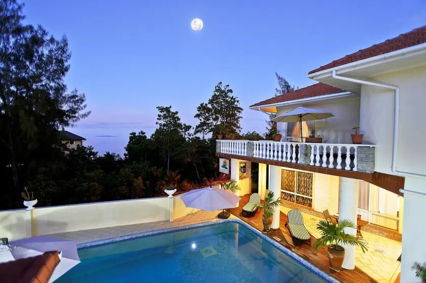 5 bedrooms house at Machabee 400 m away from the beach with shared pool enclosed garden and wifi - Image 1
