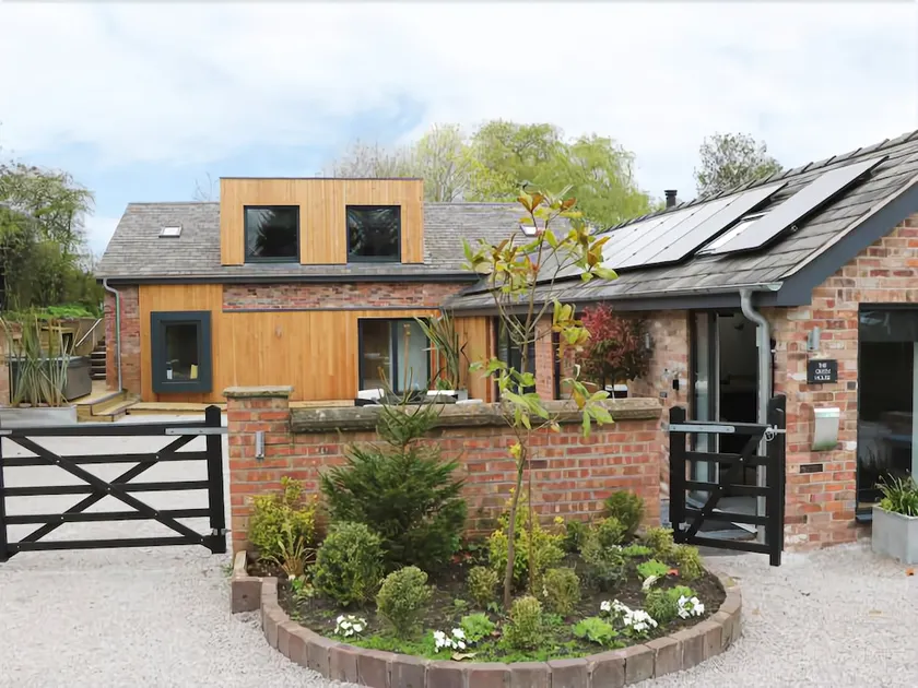 The Green House - Image 1