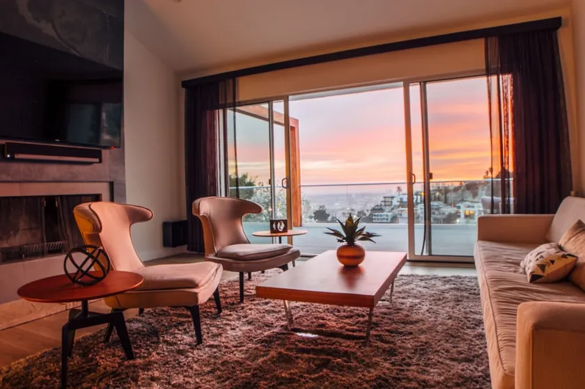 Vacation Dream Villa Stunning Views LA - Image 1