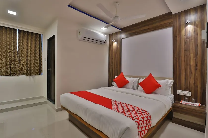 Hotel Meridan Palace By OYO Rooms - Image 1