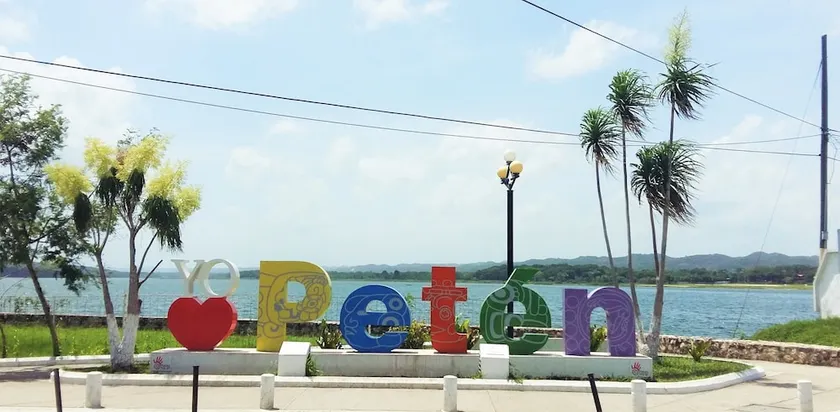 Flores de Peten - Image 1