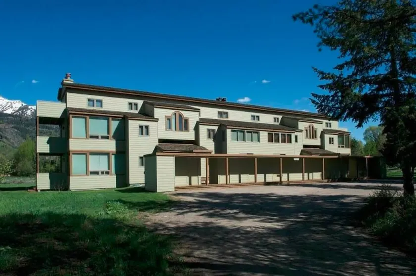 Lupine Condominiums - Image 1