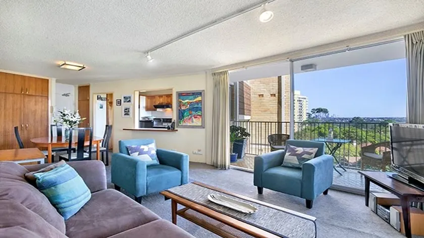Charming Comfortable and Convenient - MOS72 - Image 1