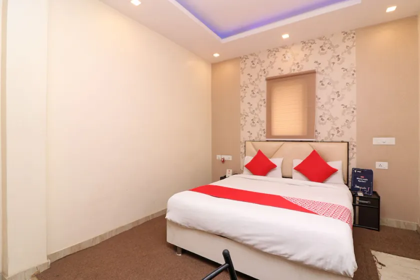 O'live Inn  By OYO Rooms - Image 1