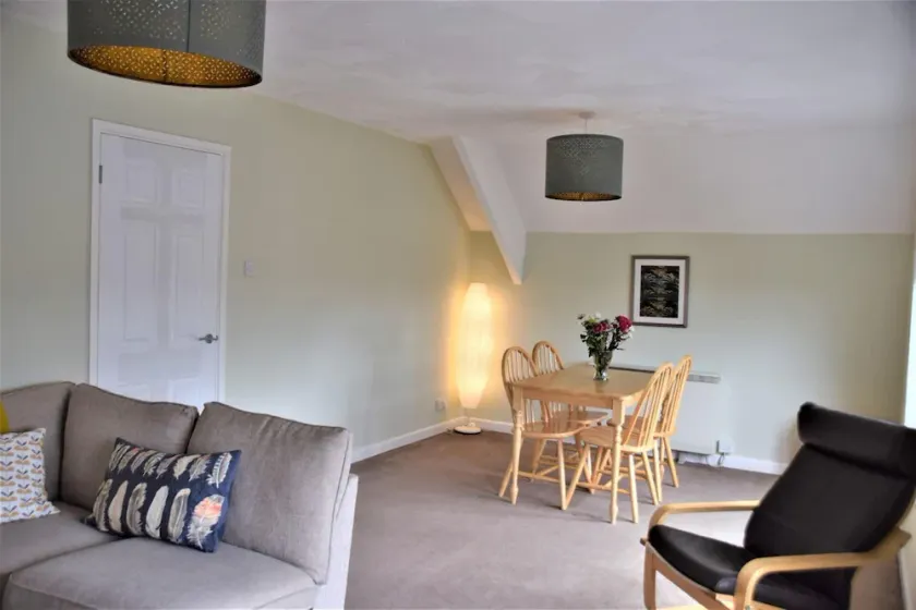 Charming 3-bed Apartment in Talgarth Powys - Image 1