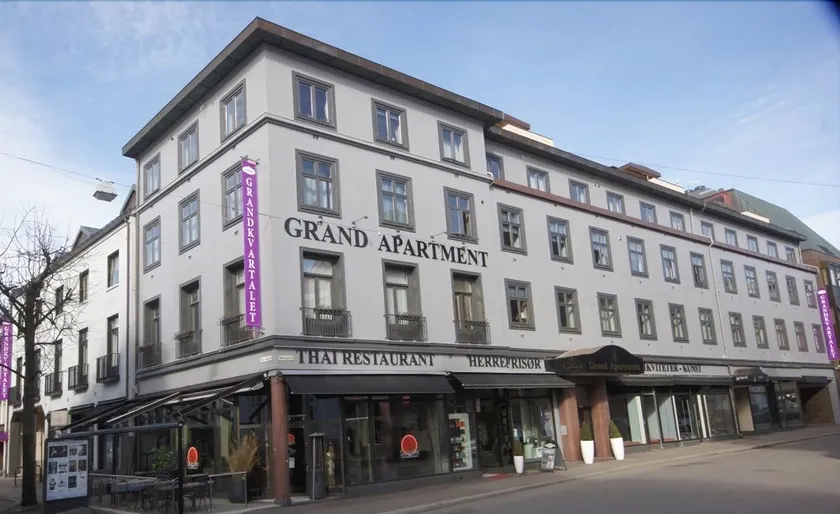 Grand Apartment - Image 1