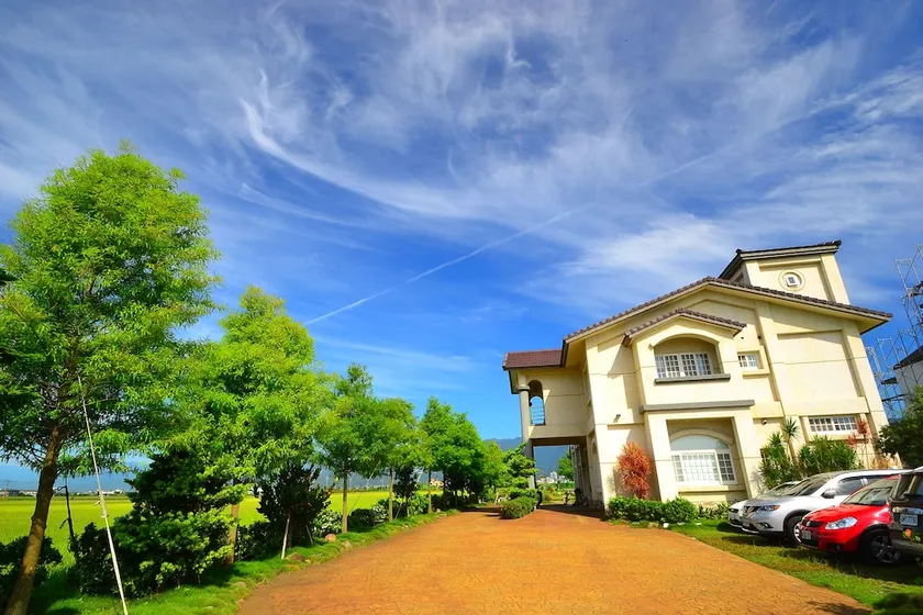 He Tian Ju Villa - Image 1