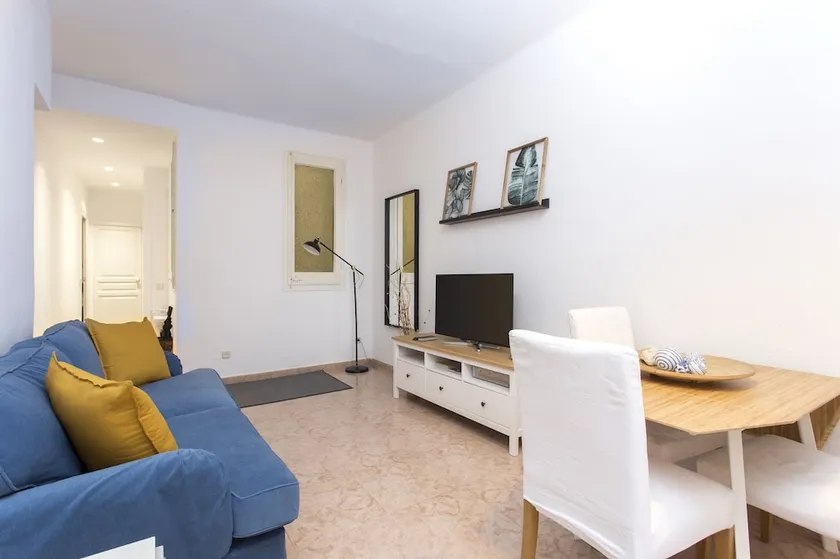 Madrona Apartment - Image 1
