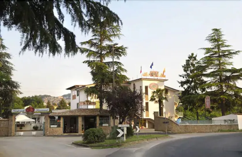 Hotel Rocchi - Image 1