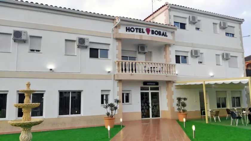 Hotel Bobal - Image 1