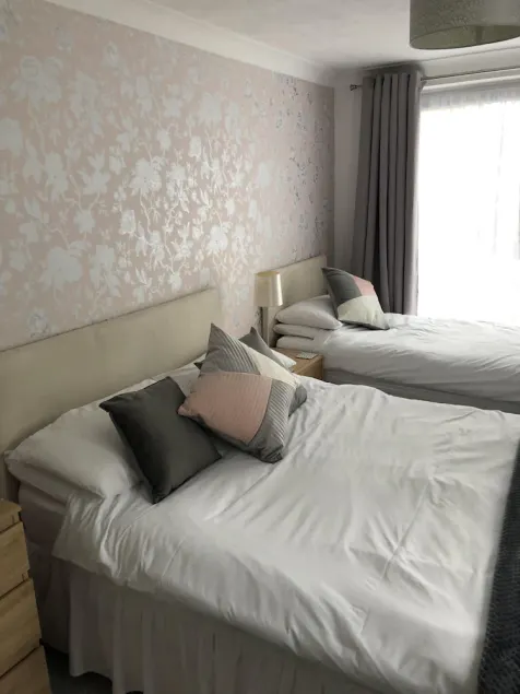Basingstoke En Suite Room in Garden Annex - Image 1
