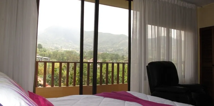 Las Cumbres Inn - Image 1