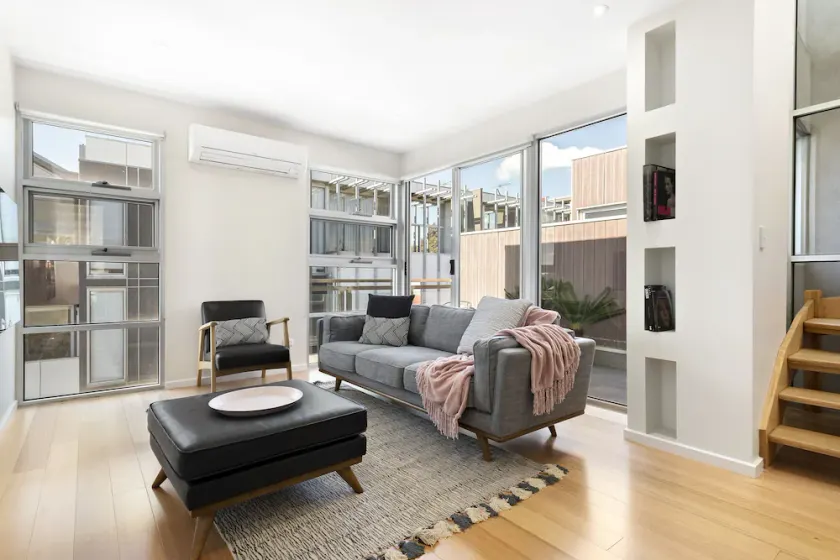 Hotham, 2BDR North Melbourne Apartment - Image 1