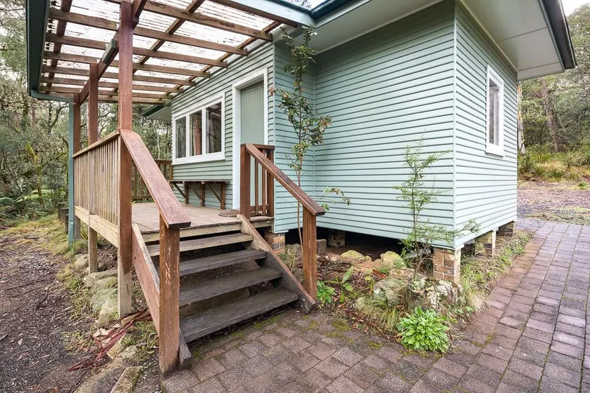 Toms Cabin - Image 1