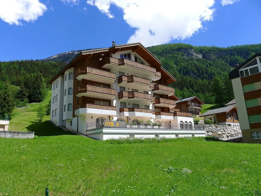 Iris A Leukerbad in Leukerbad - Image 1