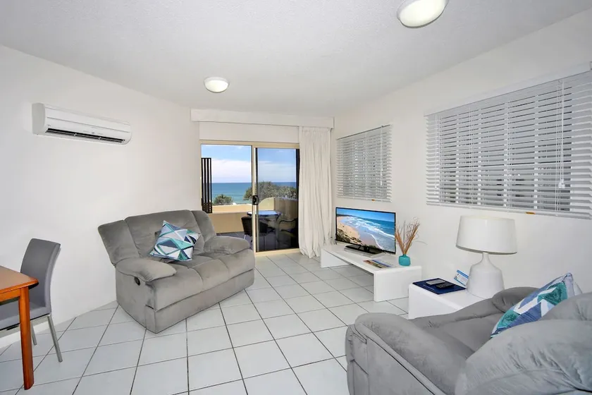 Coolum Baywatch Resort - Image 1