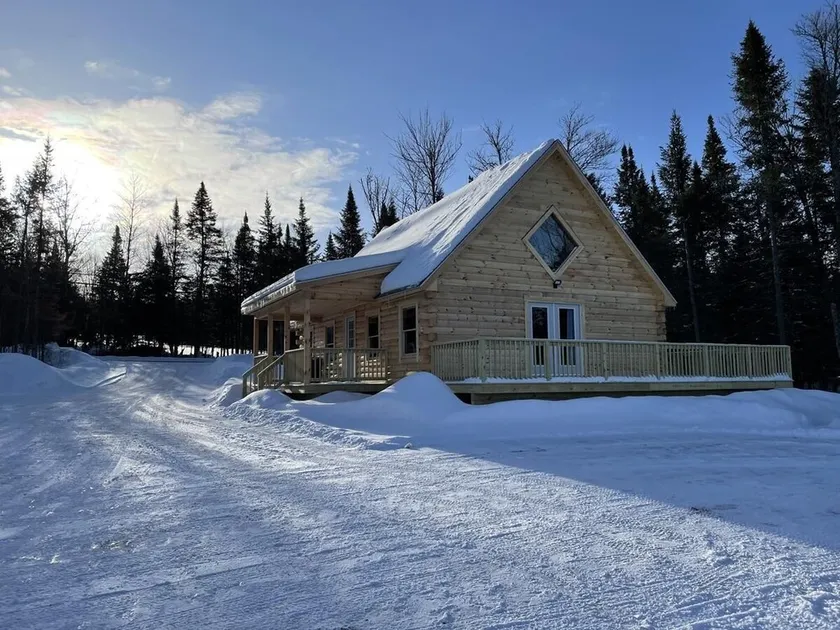 Back Lake Lodges Lazy Bear Cabin - Image 1