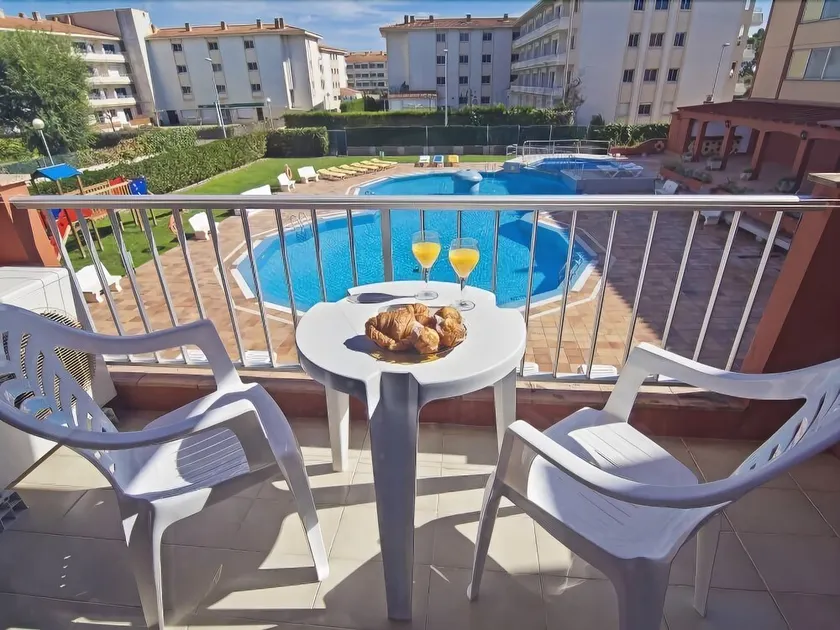 Apartamentos Estartit Confort - Image 1