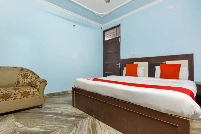 Hotel Him Sagar Palace - Image 1