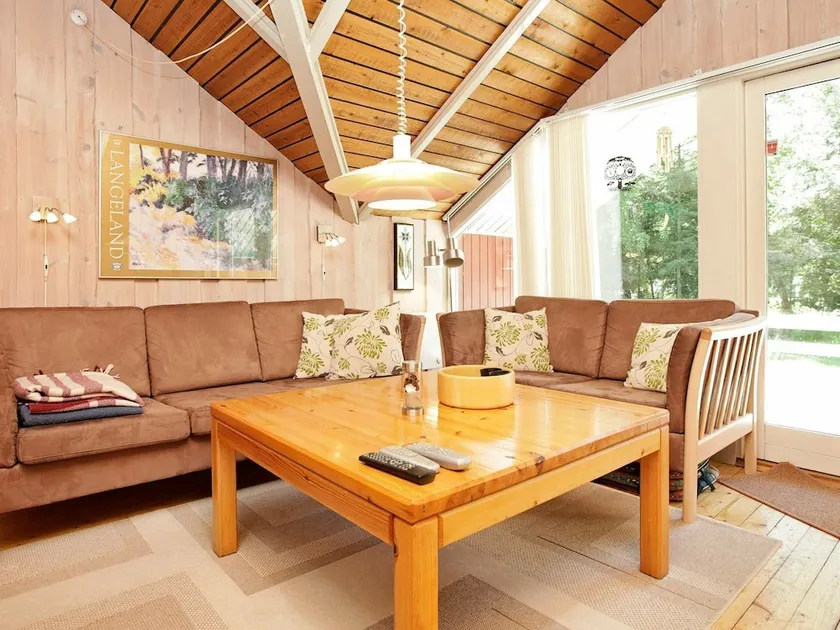 Peaceful Holiday Home in Humble With Beach - Image 1