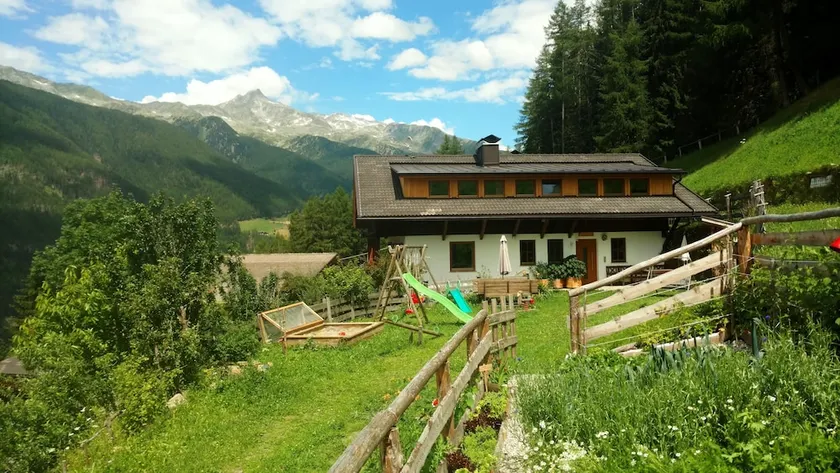 Ferienwohnung 'Mountainfarm Innertrein Natur' mit Bergblick, Gemeinschaftsgarten und Wi-Fi - Image 1