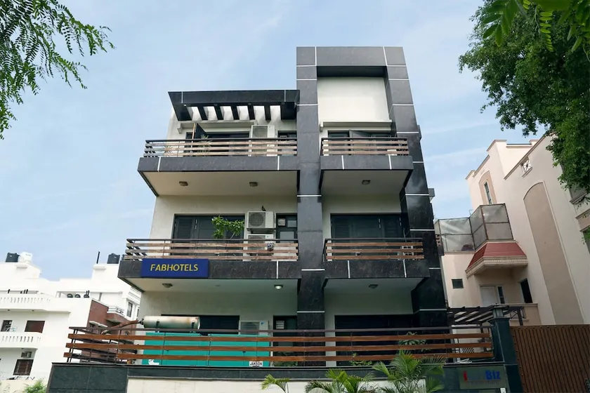 FabHotel Signature Cyber Park - Image 1