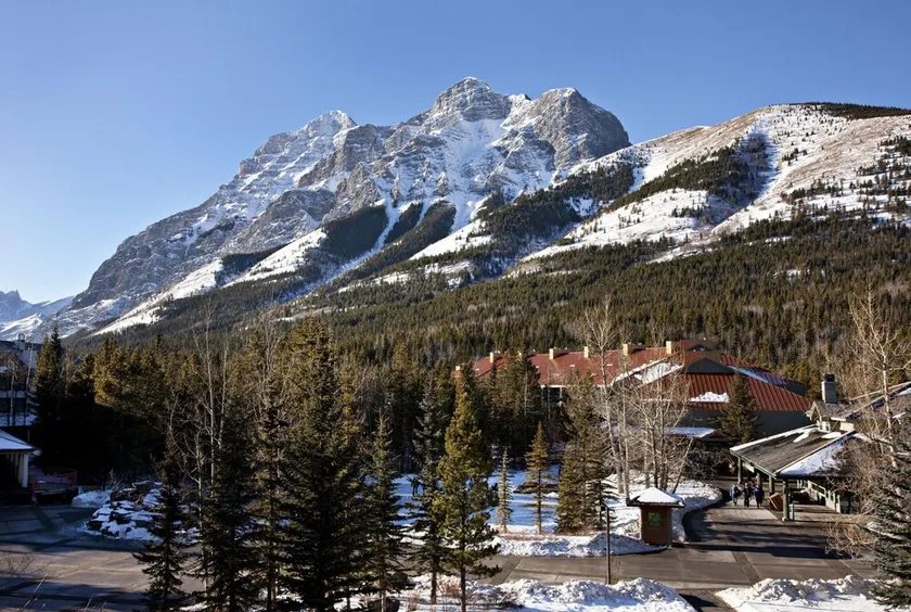 Mount Kidd Manor - Image 1