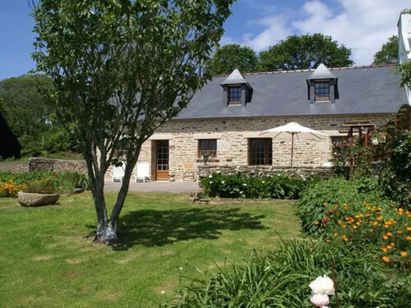 Rural Holiday Home Near Beach, Culture and Recreation in the tip of Brittany - Image 1