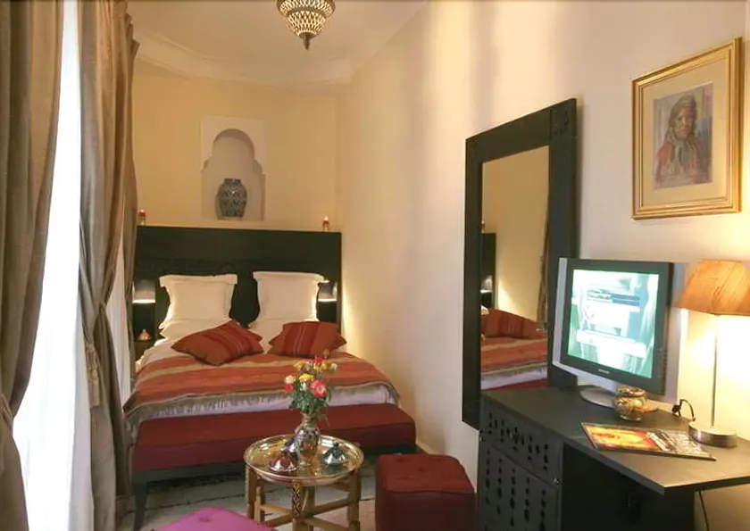 Riad Taylor - Image 1