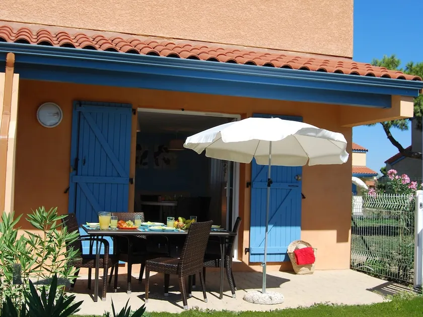 Colorful Holiday Home With a in Mediterranean Style - Image 1