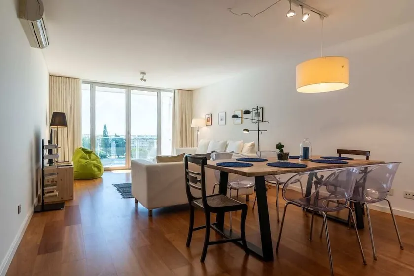 GuestReady - Gorgeous apartment in Alges with Stunning Rooftop Pool - Image 1