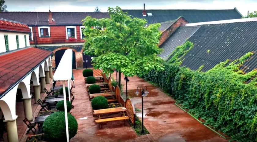 Hanacky Dvur - Image 1