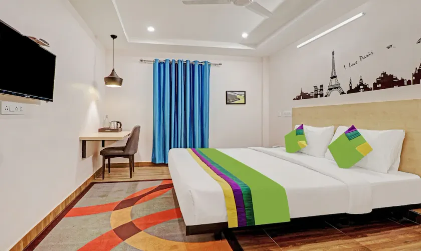 Treebo Trend De Crown De Alphabet - Image 1