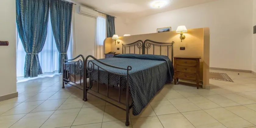 Hotel Ristorante Tesoro - Image 1