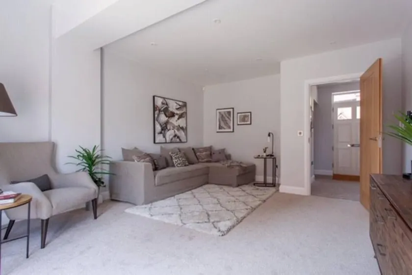 Chic Luxurious Townhouse - Central Marlow - Image 1